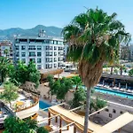 Demanor Hotel Adult Only